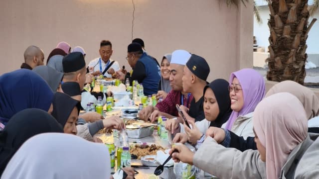 Fullboard + Nasi Mandy Unta Eksklusif